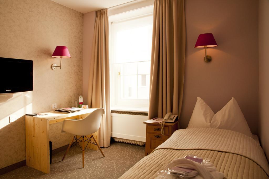 Hotel Sleep Only Pontresina Esterno foto