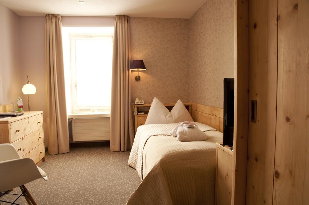 Hotel Sleep Only Pontresina Esterno foto